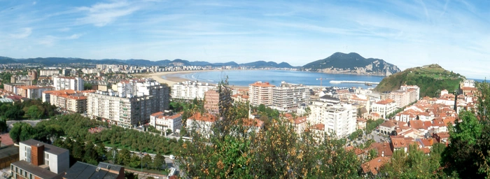 Mercado Renacentista de Laredo 2026: fechas y actividades 1 Vista panorámica de Laredo y su bahía en Cantabria